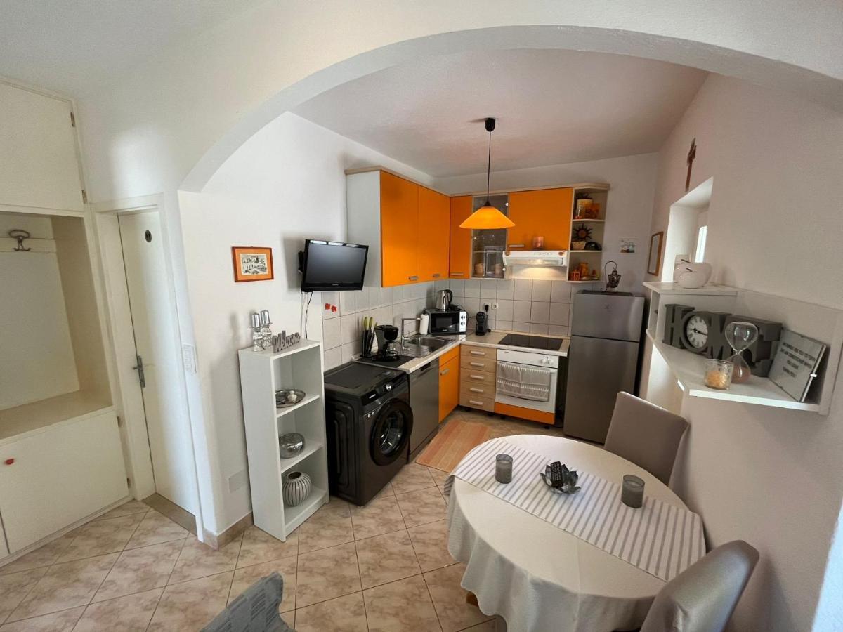 Apartment Merlin Бол Екстериор снимка